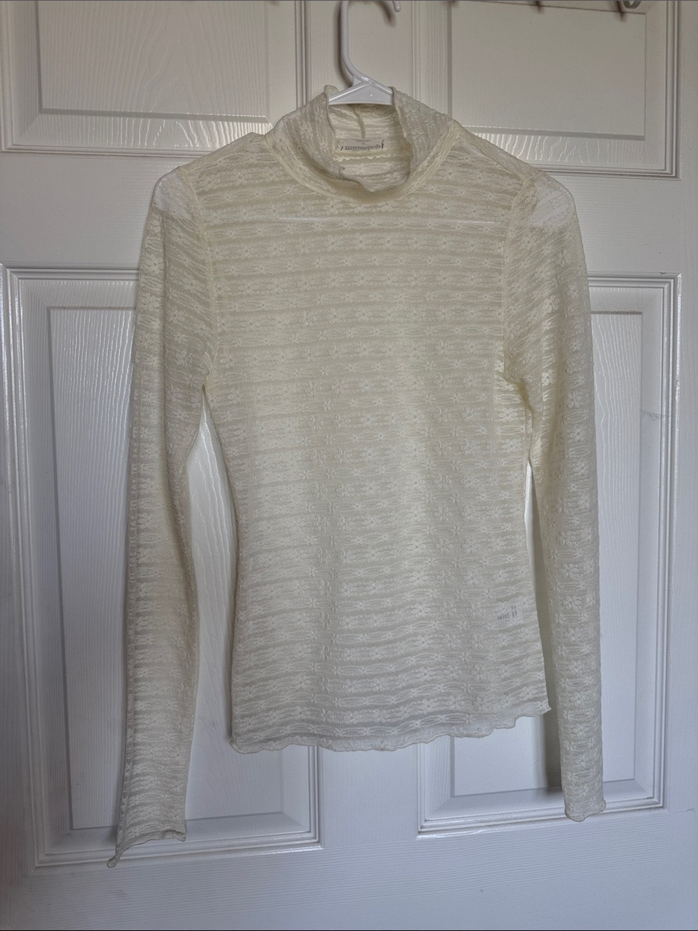 mittoshop Cream Lace Long-Sleeve Turtleneck Top